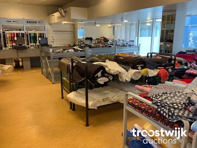 Combinatiekavel - complete winkelinventaris en winkel voorraad - afbeelding 7 van  12