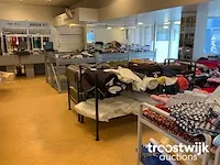 Combinatiekavel - complete winkelinventaris en winkel voorraad - afbeelding 7 van  12