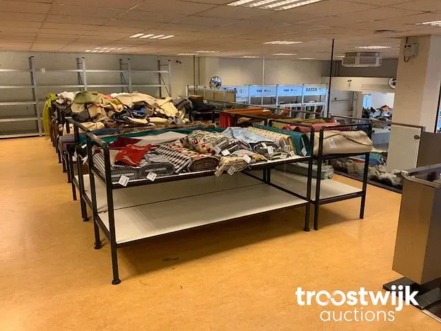 Combinatiekavel - complete winkelinventaris en winkel voorraad - afbeelding 8 van  12