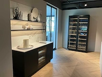 Combinatiekavel exclusieve eilandkeuken met hoge kastenwand-wijnbewaarkast en pantry (c) - afbeelding 4 van  9