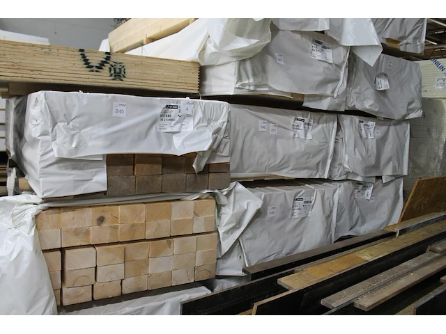 Combinatiekavel van kavels b238 t/m b244 zijnde 234 vurenhouten geschaafde balken 95 x 145 mm en lengte 300... combinatiekavel - afbeelding 1 van  3