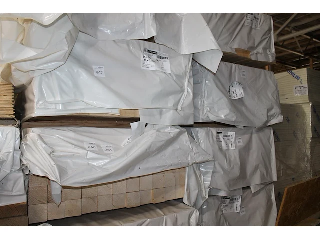 Combinatiekavel van kavels b246 t/m b250 zijnde 275 vurenhouten geschaafde balken 95 x 95 mm en lengte 300... combinatiekavel - afbeelding 2 van  3