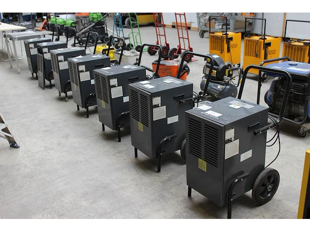 Combinatiekavel van kavels r199 t/m r205, zijnde 7 luchtdrogers stahlmann le50 met digitale aflezing. combinatiekavel - afbeelding 1 van  3