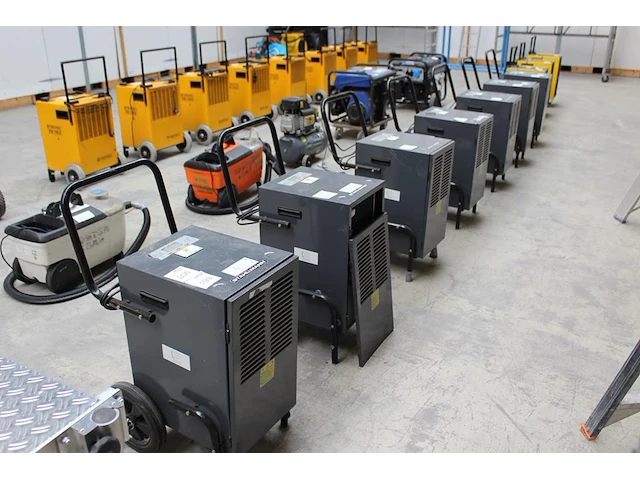 Combinatiekavel van kavels r199 t/m r205, zijnde 7 luchtdrogers stahlmann le50 met digitale aflezing. combinatiekavel - afbeelding 2 van  3