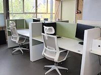 Combinatiekavel zijnde vier dubbelzijdige elektrische in hoogte verstelbare bureaus ahrend voorzien van ako... combinatiekavel - afbeelding 2 van  4