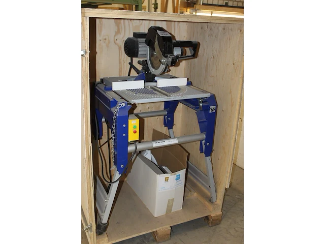 Combinatiemachine zaagtafel/afkortzaag elektra beckum type kgt 501 in houten kist - afbeelding 2 van  3