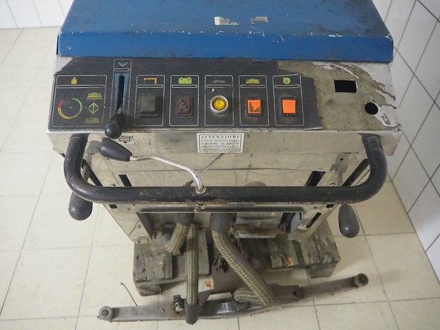 Comoc - afbeelding 10 van  12