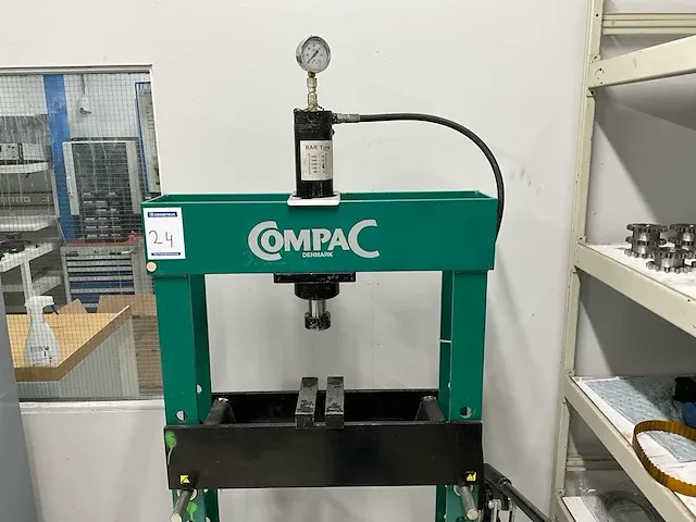 Compac fp16g1 werkplaatspers - afbeelding 2 van  7