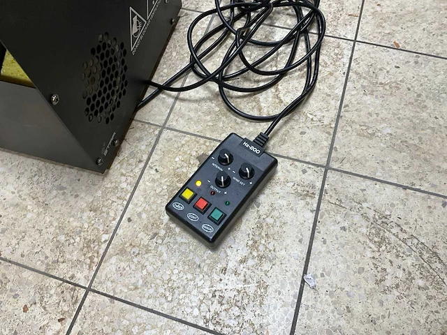 Compact hazer hz-200 rookmachine - afbeelding 3 van  7