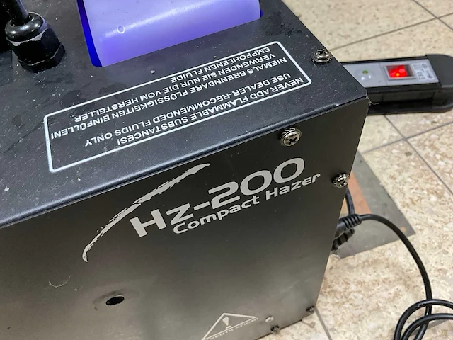 Compact hazer hz-200 rookmachine - afbeelding 5 van  7