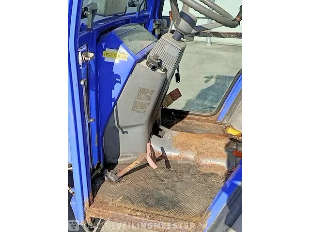 Compact tractor iseki, th4260 met schuif en zoutstrooier, bouwjaar 2005 - afbeelding 13 van  36