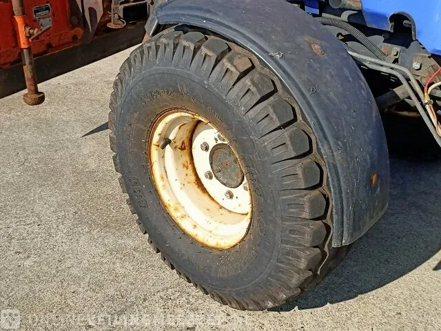 Compact tractor iseki, th4260 met schuif en zoutstrooier, bouwjaar 2005 - afbeelding 28 van  36