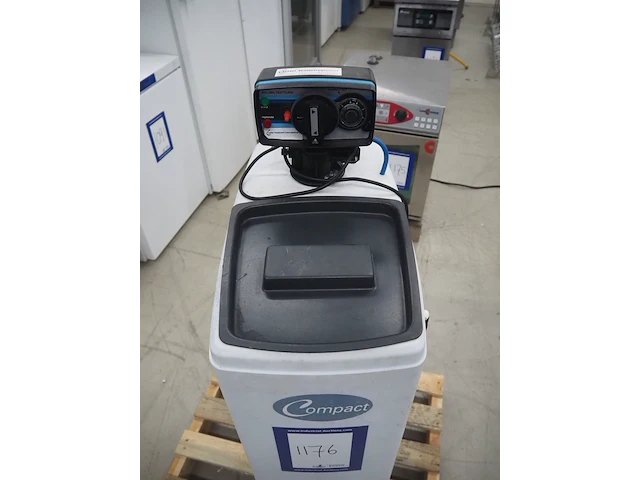 Compact - afbeelding 6 van  8