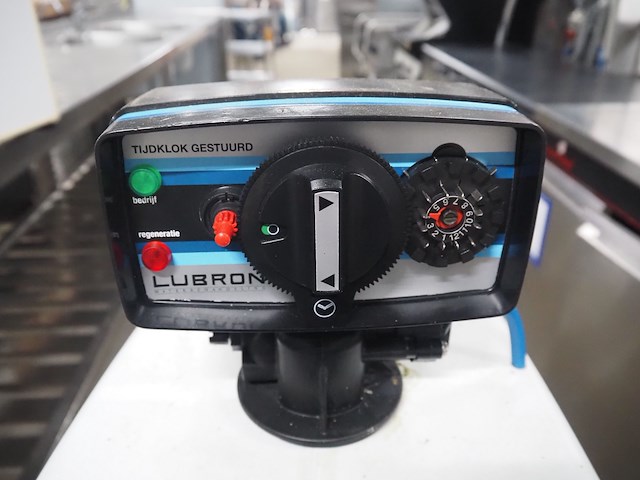 Compact - afbeelding 7 van  9