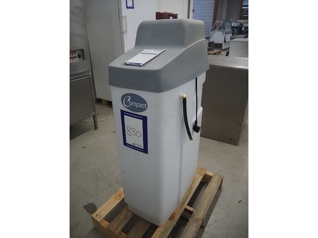 Compact - afbeelding 2 van  8