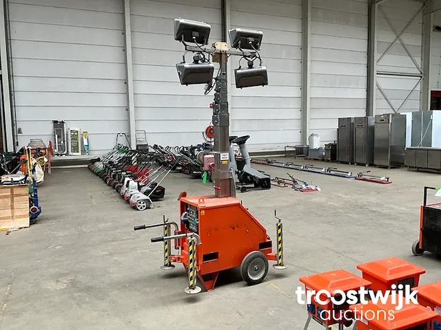 Compacte koppelbare lichtmast - afbeelding 13 van  15
