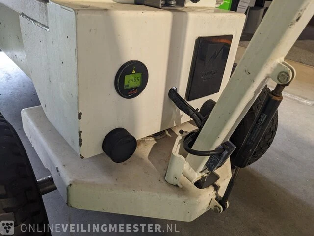 Compacte onkruid machine met heet water en trolley oeliatec hoedic, bouwjaar 2020 - afbeelding 2 van  29