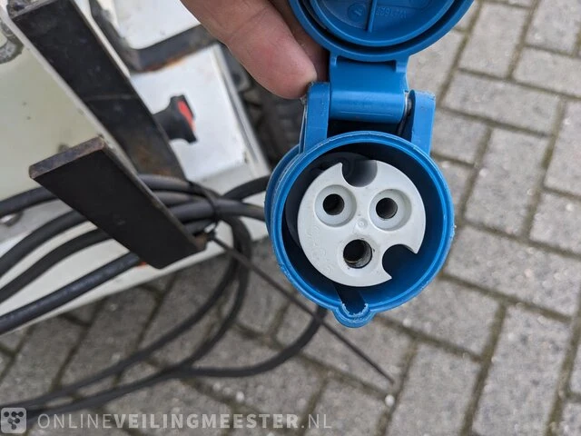 Compacte onkruid machine met heet water en trolley oeliatec hoedic, bouwjaar 2020 - afbeelding 8 van  29