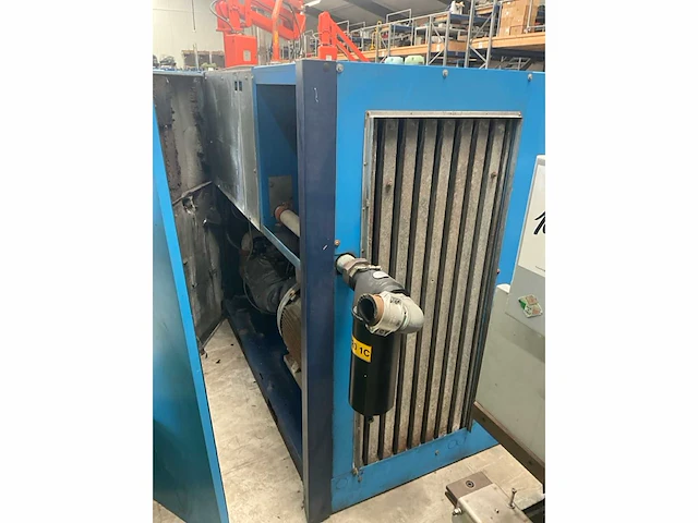 Compair - 2009 - l90-7,5a - schroefcompressor - afbeelding 3 van  8