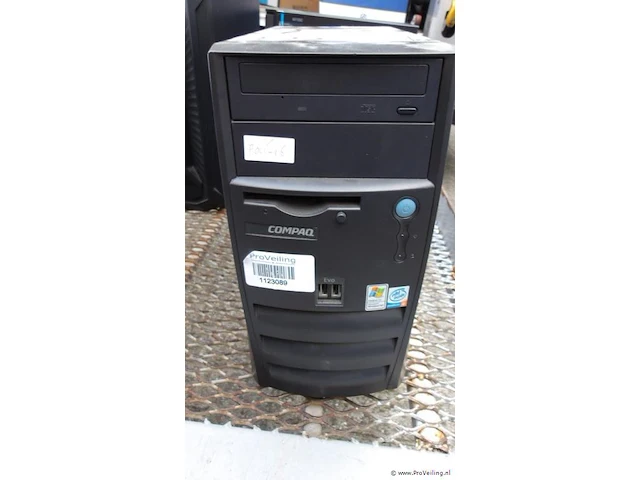 Compaq kast - afbeelding 1 van  1