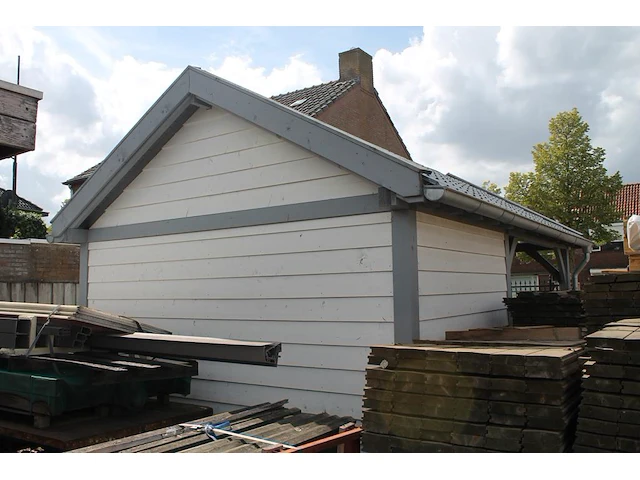 Compleet tuinhuis met overkapping. afmeting tuinhuis 250 x 400 x 370cm. - afbeelding 3 van  8