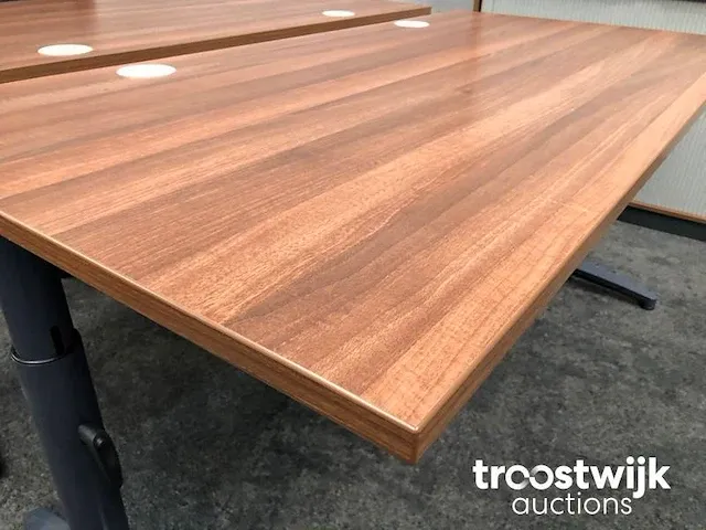 Complete 2 persoons instelbare werkplek - toscaans noten - afbeelding 21 van  37