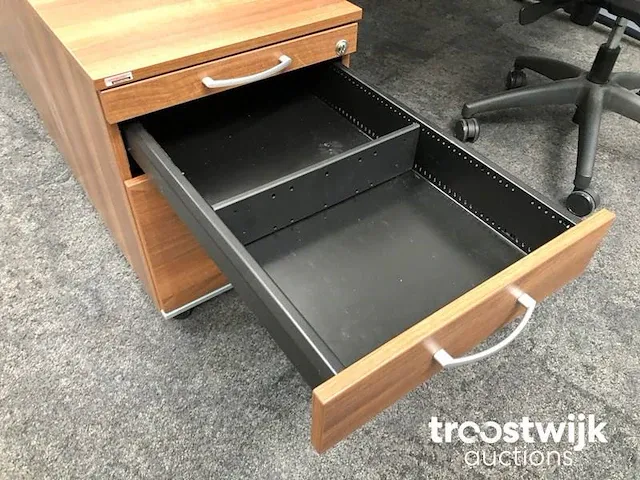 Complete 2 persoons instelbare werkplek - toscaans noten - afbeelding 33 van  37