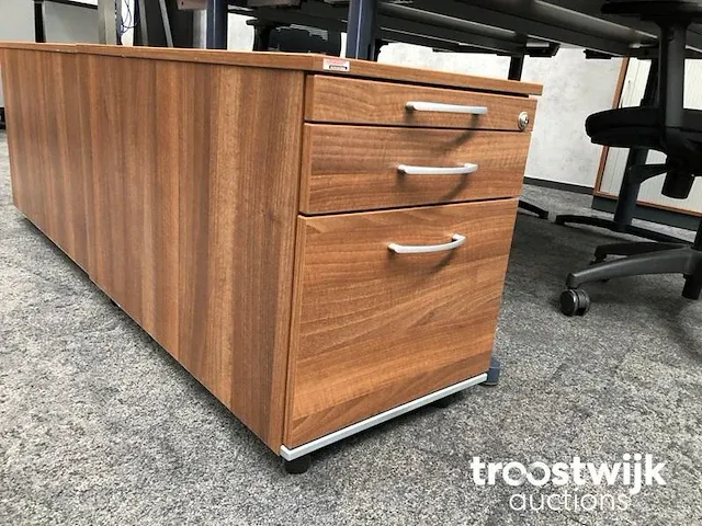 Complete 2 persoons instelbare werkplek - toscaans noten - afbeelding 35 van  37