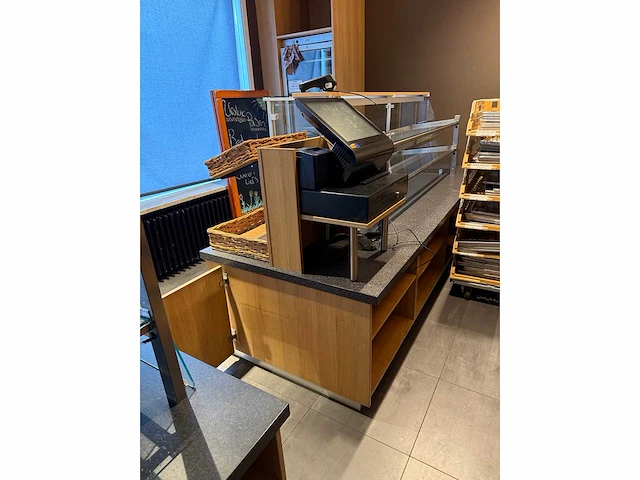 Complete bakkerij winkel inventaris met broodschappen - afbeelding 3 van  12