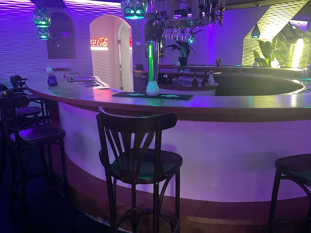 Complete bar - afbeelding 12 van  18