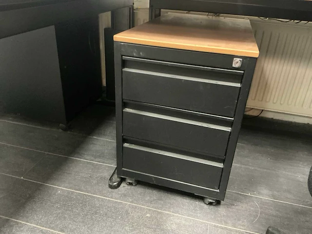Complete bureau opstelling inclusief pc en laptop - afbeelding 4 van  10