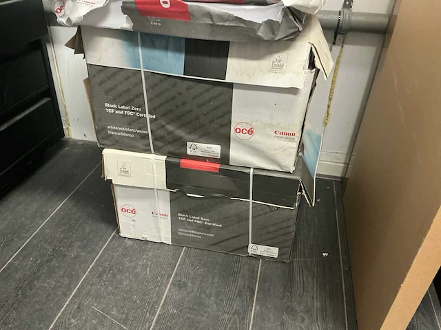 Complete bureau opstelling inclusief pc en laptop - afbeelding 6 van  10