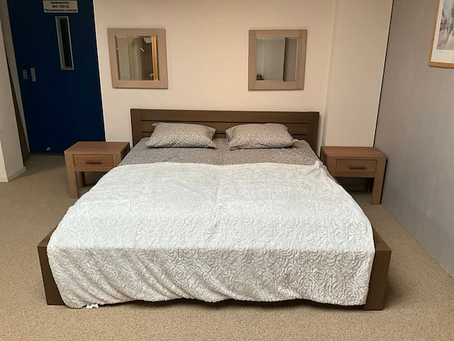 Complete eiken slaapkamer - afbeelding 3 van  6