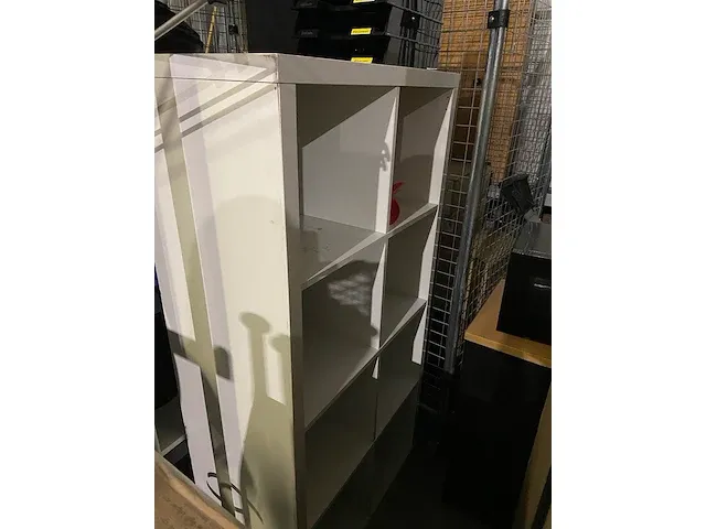 Complete inhoud magazijn en kantoorinventaris - afbeelding 28 van  82