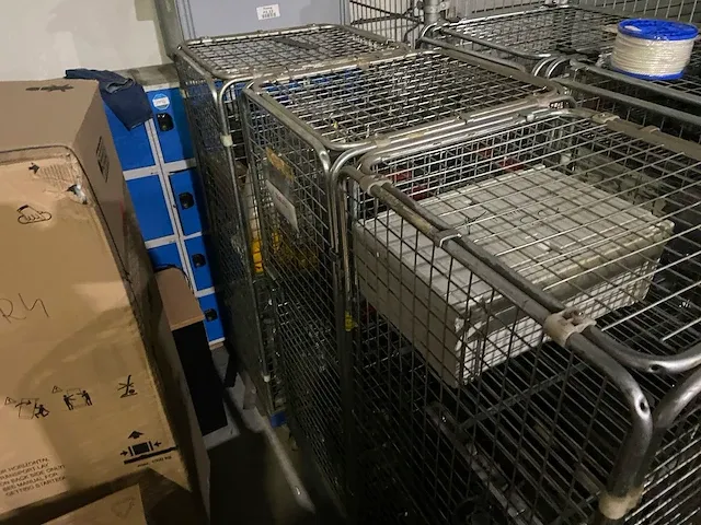 Complete inhoud magazijn en kantoorinventaris - afbeelding 37 van  82