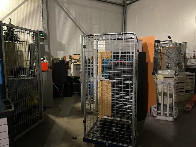 Complete inhoud magazijn en kantoorinventaris - afbeelding 34 van  82