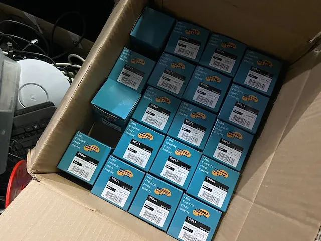 Complete inhoud magazijn en kantoorinventaris - afbeelding 47 van  82