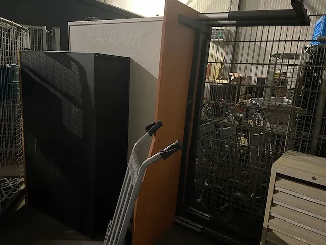 Complete inhoud magazijn en kantoorinventaris - afbeelding 64 van  82