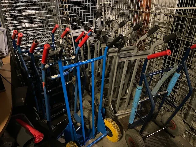 Complete inhoud magazijn en kantoorinventaris - afbeelding 65 van  82