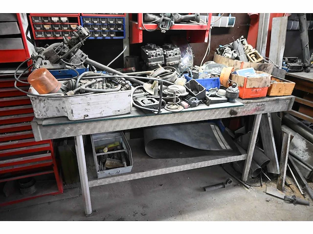 Complete inhoud voorraad en magazijninventaris met scania onderdelen en gereedschappen - afbeelding 21 van  33