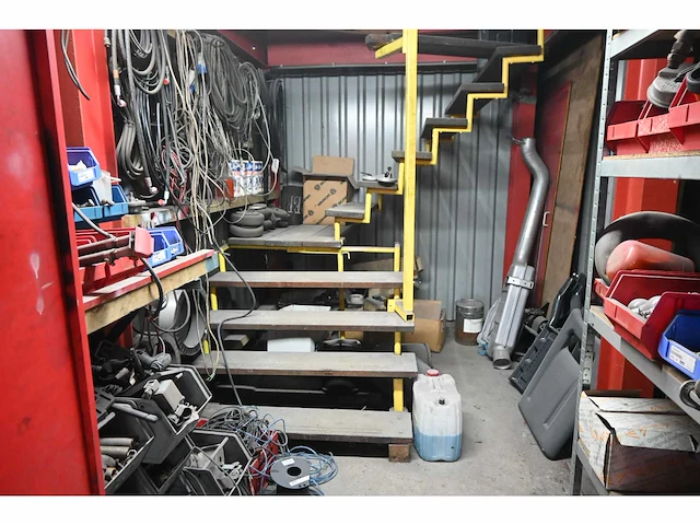 Complete inhoud voorraad en magazijninventaris met scania onderdelen en gereedschappen - afbeelding 23 van  33
