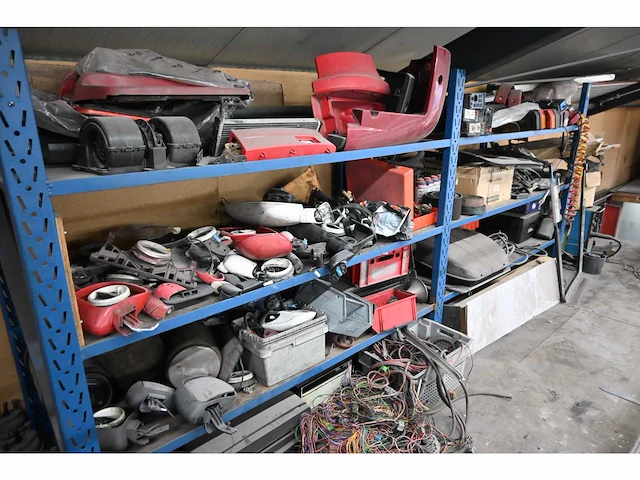 Complete inhoud voorraad en magazijninventaris met scania onderdelen en gereedschappen - afbeelding 28 van  33