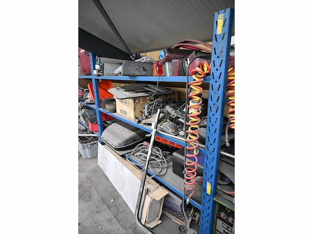 Complete inhoud voorraad en magazijninventaris met scania onderdelen en gereedschappen - afbeelding 31 van  33