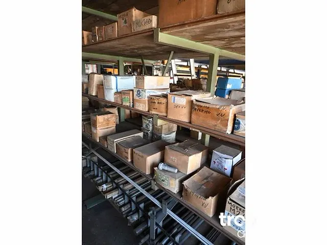 Complete inhoud werkplaats installatiemateriaal inclusief stelling - afbeelding 2 van  20