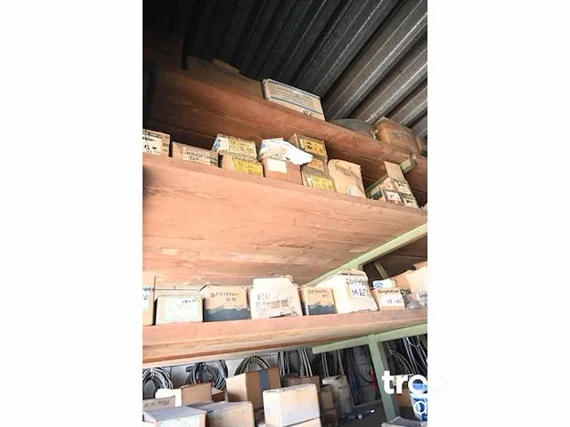 Complete inhoud werkplaats installatiemateriaal inclusief stelling - afbeelding 5 van  20