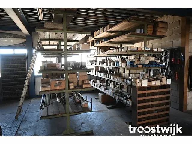 Complete inhoud werkplaats installatiemateriaal inclusief stelling - afbeelding 1 van  20