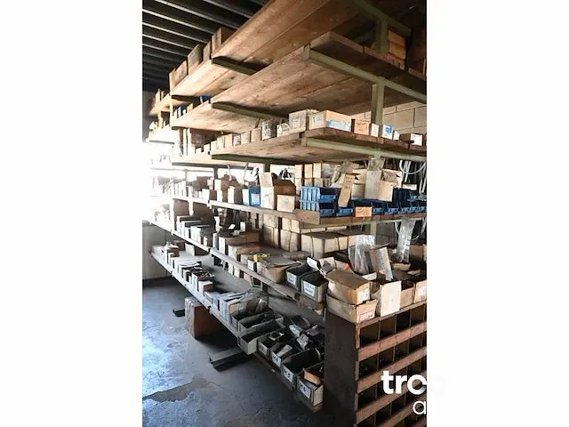 Complete inhoud werkplaats installatiemateriaal inclusief stelling - afbeelding 14 van  20