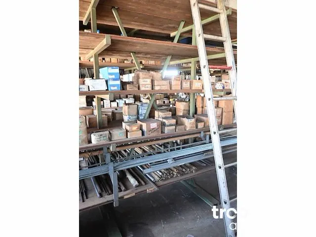 Complete inhoud werkplaats installatiemateriaal inclusief stelling - afbeelding 18 van  20