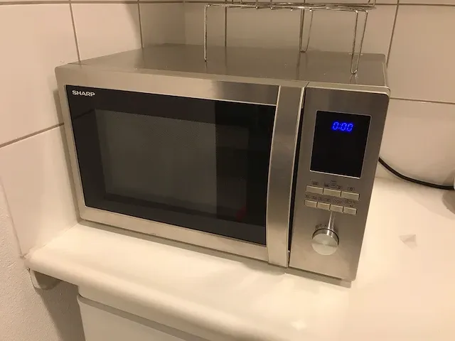 Complete kantine inventaris en televisie - afbeelding 7 van  19