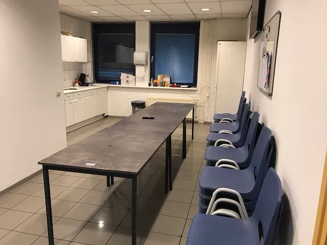 Complete kantine inventaris en televisie - afbeelding 11 van  19